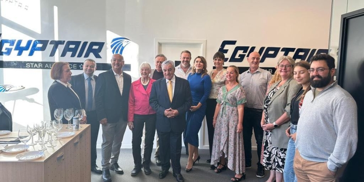 زاهي حواس يلقي محاضرة عن الاكتشافات الأثرية بجامعة كوبنهاجن في الدنمارك