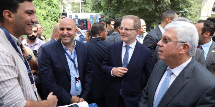 وزيرا التعليم العالي والعمل يفتتحان فعاليات يوم “كن مستعدًا التوظيفي”