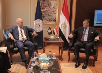 وزير السياحة يناقش مع سفير الأرجنتين إقامة معرض مؤقت للآثار المصرية ببلاده