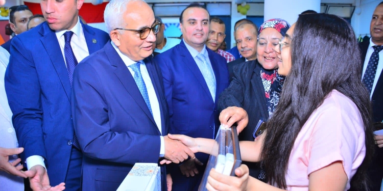 حجازي: وضعنا ٢٢ إشارة جديدة لطلاب الصم بكتاب "القيم واحترام الآخر"