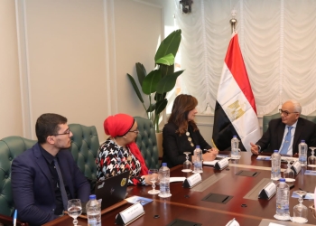 التربية والتعليم: دمج مفاهيم ريادة الأعمال والذكاء الاصطناعي ومهارات والتفاوض في جميع المواد الدراسية