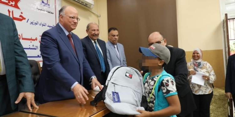 محافظ القاهرة: سداد المصروفات الدراسية للطلاب غير القادرين وأبناء الأسر الأولى بالرعاية