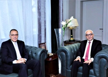 «حجازي» يبحث اجراءات افتتاح مدرسة المتفوقين stem بالشرقية