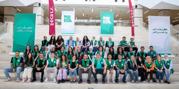  شباب الجامعات يشاركوا «مصر الخير» في تعبئة الشنط المدرسية قبل توزيعها على الطلاب