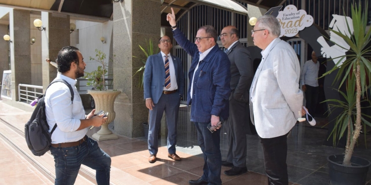 رئيس جامعة حلوان يتابع جاهزية مجمع الفنون والثقافة لاستقبال أسبوع شباب الجامعات