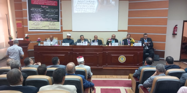 نائب رئيس جامعة الأزهر يفتتح مؤتمر (جهود المؤسسات الإسلامية في معالجة القضايا الفكرية والاجتماعية بكلية أصول الدين بطنطا)