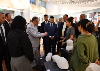 وزير الشباب والرياضة يفتتح معرض الكليات الفنية بأسبوع شباب الجامعات