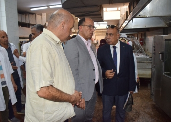 جولة تفقدية لرئيس جامعة حلوان لمطعم الجامعة المركزي
