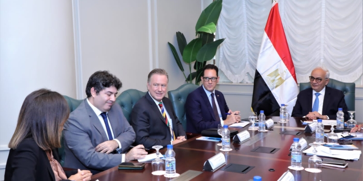 التعليم: إعداد وثيقة معايير جديدة لتطوير أداء المعلمين بالتعاون مع USAID