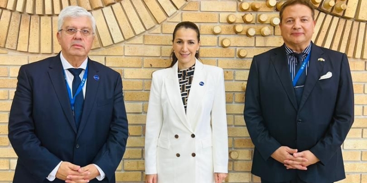 وزير التعليم العالي والبحث العلمي يلتقي بوزيرة تغير المناخ والبيئة الإماراتية