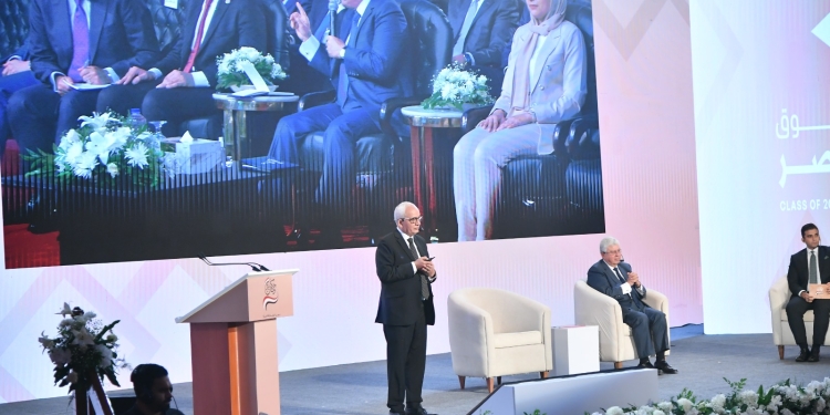 وزير التعليم يكشف عن مفاجأة بشأن موقف مصر بالتصنيفات العالمية