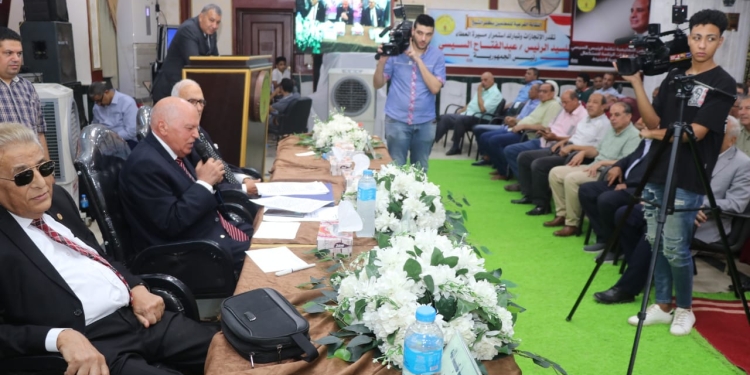 المشاركون بمؤتمر المعلمين يطالبون الرئيس السيسي الترشح لفترة رئاسية جديدة