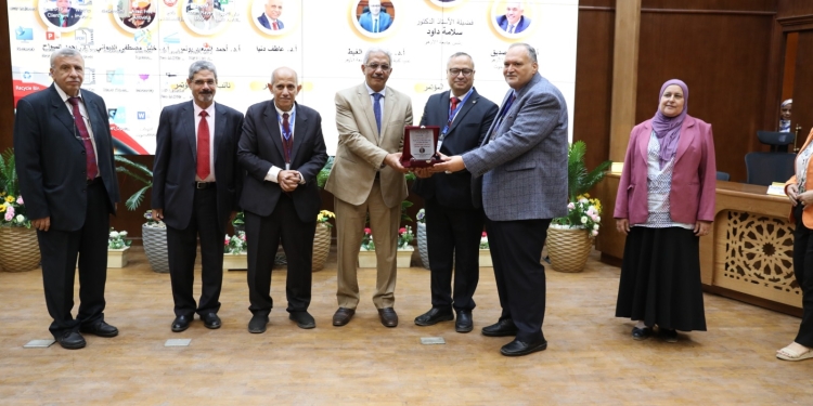 نائب رئيس جامعة الأزهر يشيد بجهود جمعية أصدقاء لبن الأم المصرية لتنظيمها المؤتمر العاشر دعمًا للمبادرة الرئاسية "الألف يوم الذهبية"