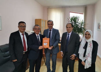 رئيس جامعة هليوبوليس والوفد الاندونيسى