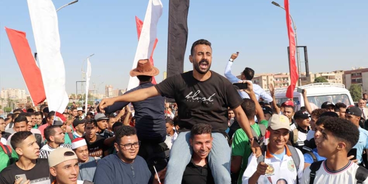 طلاب جامعة الوادي الجديد ينظمون وقفة تضامنية مع أهالي غزة