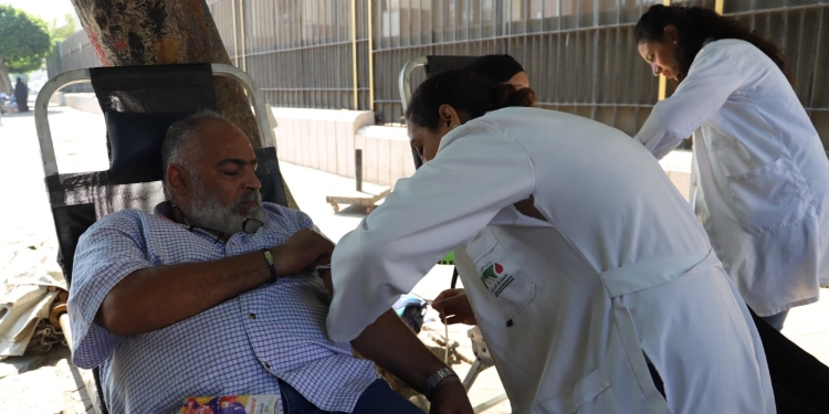 جامعة عين شمس تنظم حملة للتبرع بالدم تضامنا مع الأشقاء الفلسطينيين