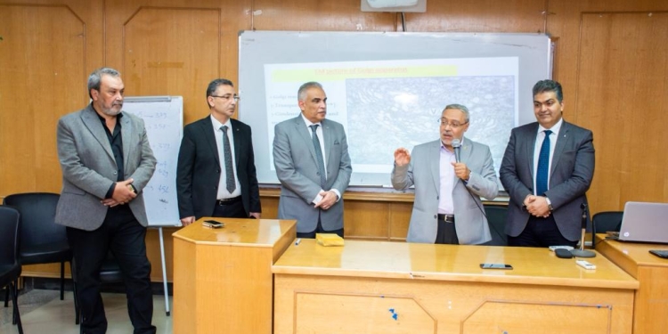 رئيس جامعة طنطا للطلاب: مشاركتكم فى حملة التبرع بالدم دعم لأشقائكم الفلسطنيين