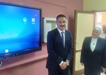 وكيل التعليم بالجيزة يوجه بتسليم الكتب الدراسية دون قيدها بالمصروفات