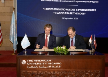 الجامعة الأمريكية بالقاهرة والأمم المتحدة الإنمائي يوقعان مذكرة تفاهم لتعزيز أهداف التنمية المستدامة في مصر