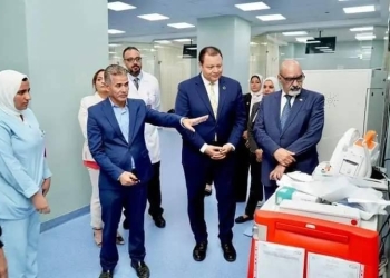 وزير الرياضة ومحافظ أسوان يتفقدان أعمال التطوير بالمدينة الشبابية