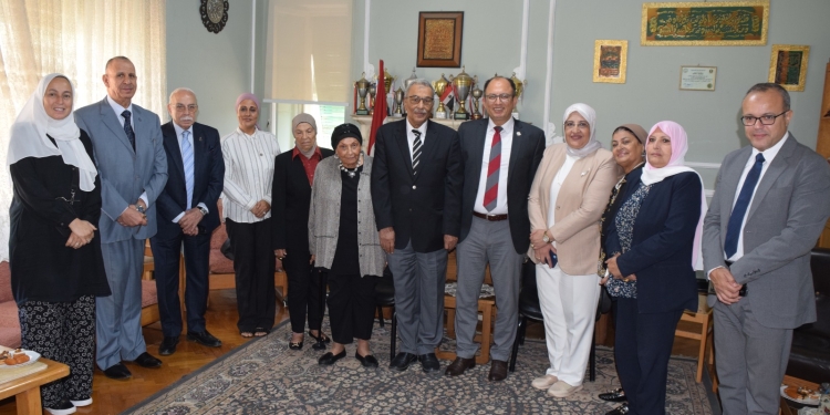 رئيس جامعة حلوان يتفقد كلية التربية الرياضية للبنات ويتفقد اختبارات التأهيلي دكتوراه