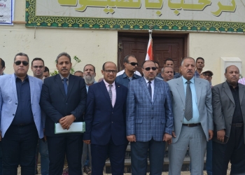 نائب رئيس جامعة الأزهر بأسيوط وعمداء الكليات يشاركون الطلاب القدامى والمستجدين مراسم تحية العلم