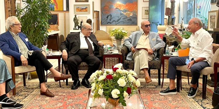 مجلس أمناء مؤسسة فاروق حسني يقرر مضاعفة قيمة جائزة الاستحقاق