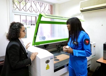 مدرسة STEM بالمعادي تستقبل رائدة الفضاء الأمريكية "عائشة بو" لمشاركة تجربتها المهنية