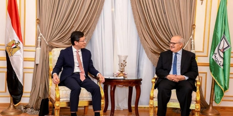 توقيع بروتوكول لإنشاء درجات علمية مزدوجة بين جامعة القاهرة ووزارة التعليم الصينية