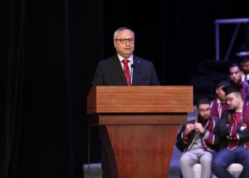 عميد كلية طب الأزهر بالقاهرة يشيد بخريجي الدفعة 53