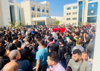 “لا تطبيع ولا تهجير.. الأرض أرض فلسطين” صرخة قوية من طلاب جامعة ٦ أكتوبر التكنولوجية