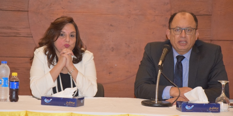 رئيس جامعة حلوان يسعى لإنشاء «براند» للجامعة