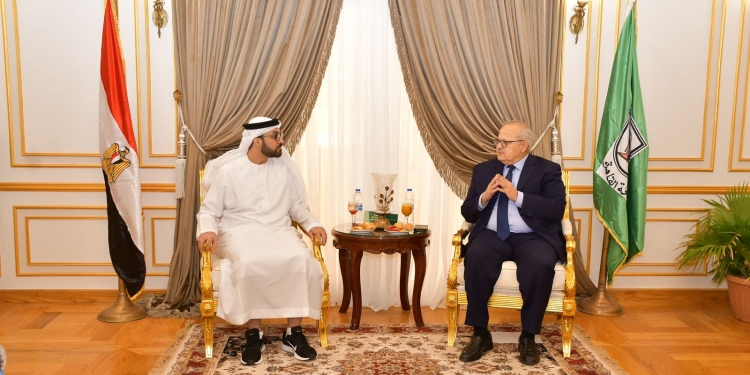 جامعة القاهرة تبحث سبل تعزيز علاقات التعاون العلمي والبحثي مع محمد بن زايد للعلوم الإنسانية