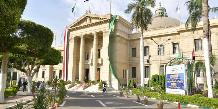 الأحد القادم .. مبادرة بجامعة القاهرة للتوعية بمرض سرطان الثدى بالتعاون مع الجمعية المصرية لدعم مرضى السرطان