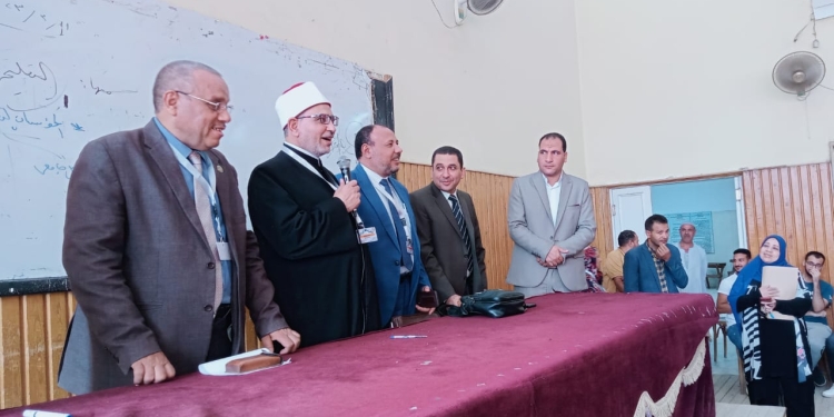 رئيس جامعة الأزهر يتفقد مركز التأهيل التربوي بسوهاج ويشيد بانضباط العملية التعليمية