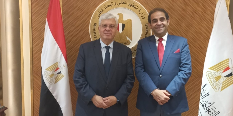 تكليف شريف صالح قائمًا بعمل رئيس قطاع الشئون الثقافية والبعثات بالتعليم العالي