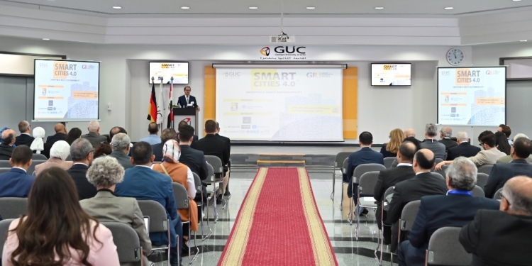 خلال المؤتمر الثاني للمدن الذكية..مطالب بقوانين لحماية البيئة وتحالف جميع الجهات لخلق حياة افضل