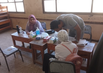 انطلاق 48 قافلة طبية بـ6 تخصصات بمدارس الجيزة