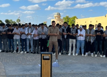 طلاب جامعة سيناء يؤدون صلاة الغائب على أرواح الفلسطينيين