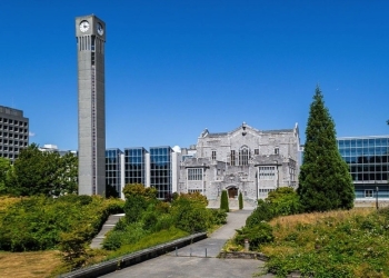 تعرف على طرق التقديم في منح بكالوريوس ممولة جزئياً في جامعة كولومبيا البريطانية