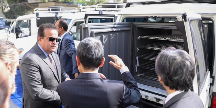 وزير الصحة يشهد استلام سيارات نقل اللقاحات المبردة المقدمة من اليابان