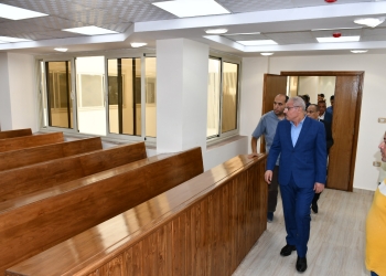 رئيس جامعة قناة السويس يفتتح المبنى الجديد لكلية الحاسبات