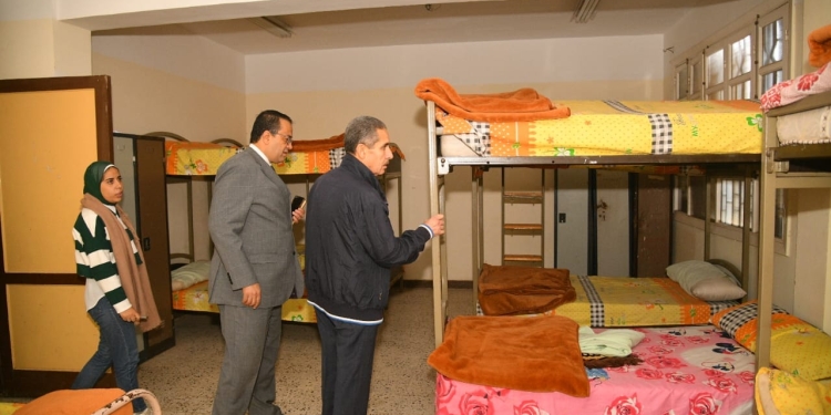 محافظ الغربية يتفقد مقرات المبيت لقوات تأمين الانتخابات الرئاسية بطنطا