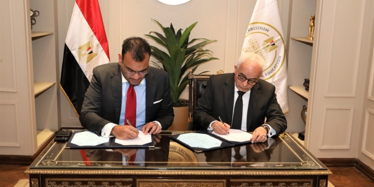 لتقديم وجبات صحية للمدارس الحكومية.. التربية والتعليم تجديد التعاون مع بنك الطعام 