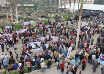 رسالة معلمي مصر: نثق في الرئيس السيسي قائداً لسفينة الوطن