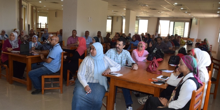 جامعة حلوان تنظم دورة تدريبية حول مدونة السلوك الوظيفي لتطوير الأداء