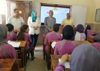 وكيل التعليم بالقاهرة يتفقد امتحانات أكتوبر للأول والثاني الثانوي