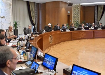 «مدبولي» يشيد بالمدارس المُميزة ويكلف بإتاحة أراضٍ للتوسع فيها بالمدن الجديدة