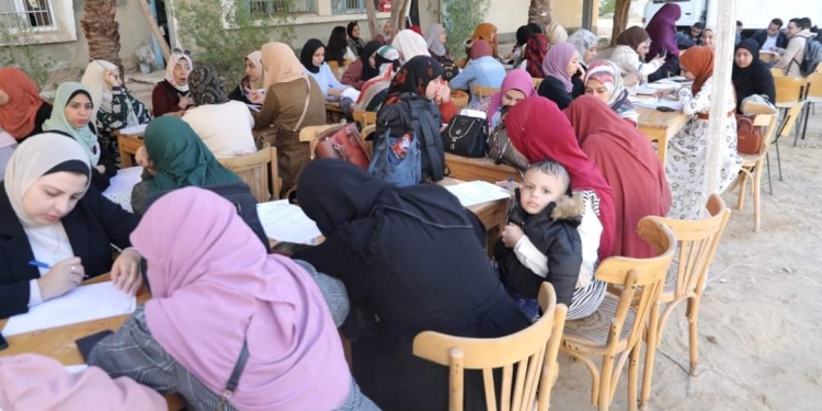 محافظ الوادي الجديد : الانتهاء من إجراءات التعاقد لمسابقة ٣٠ ألف معلم