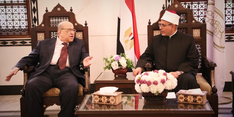 رئيس جامعة الأزهر يشارك في الملتقى الفقهي الرابع حول دور هيئات ومؤسسات الفتوى وجهودها في دعم القضية الفلسطينية